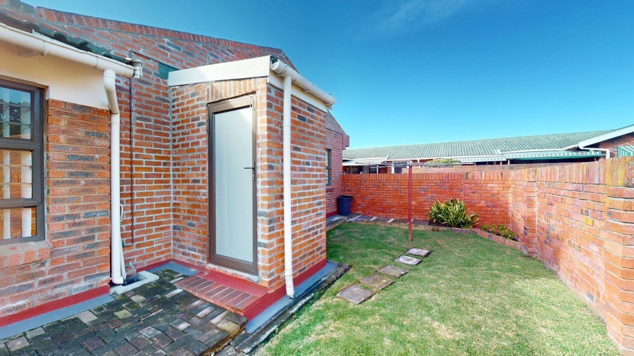 2 Bedroom Property for Sale in Sherwood Eastern Cape